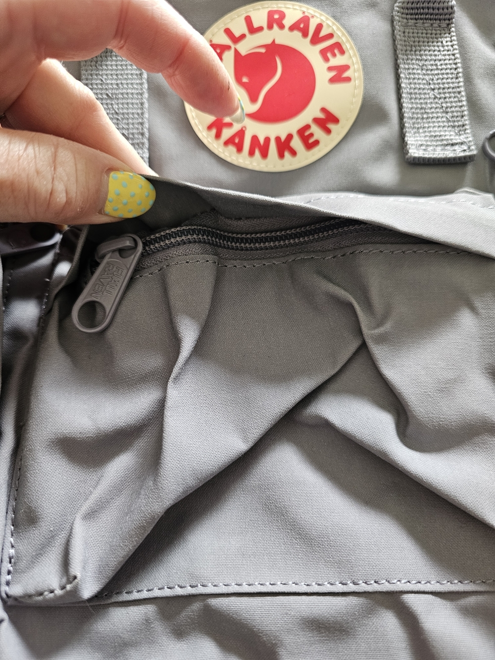Fjallraven Kånken Mini Backpack in gray - Picture 5 of 16